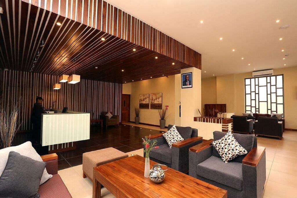 Venus Premier Hotel Аруша Екстериор снимка