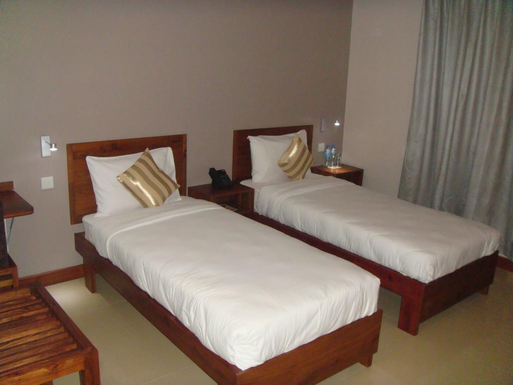 Venus Premier Hotel Аруша Екстериор снимка