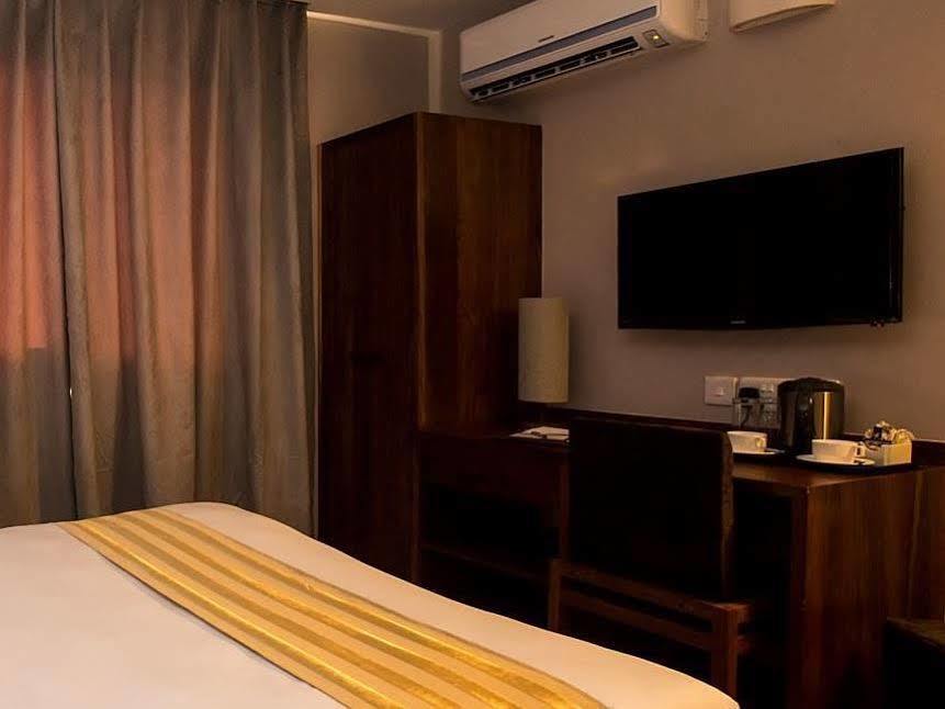Venus Premier Hotel Аруша Екстериор снимка